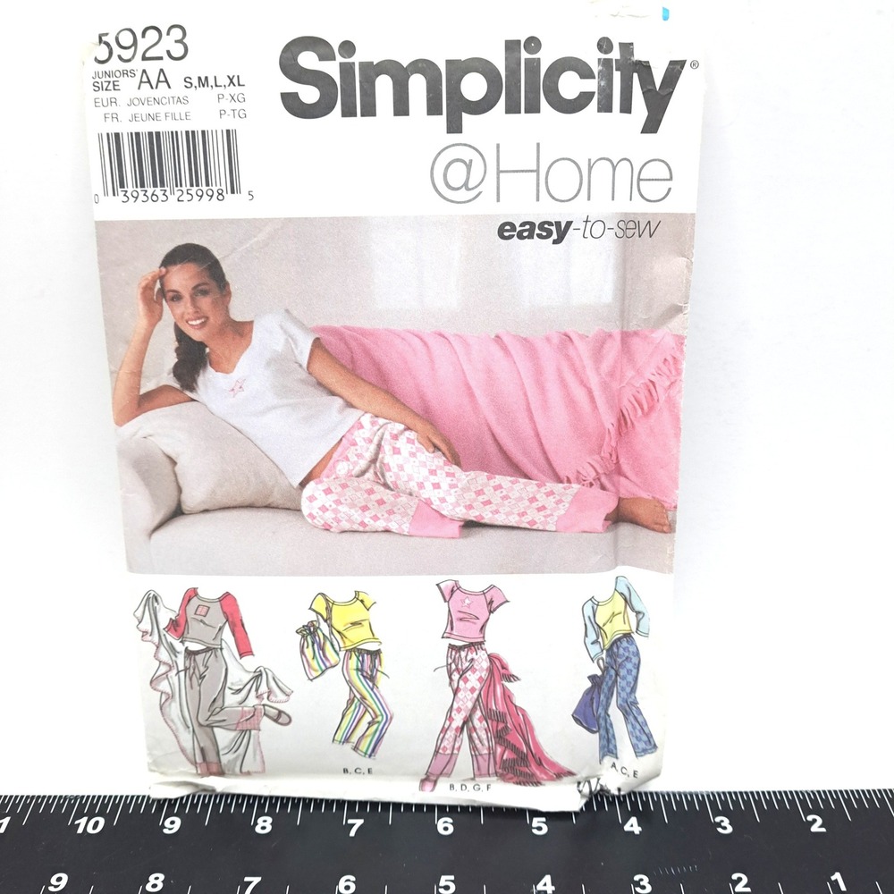 Simplicity 5923 Sewing Pattern‎ Womens XS-XL Pajamas Tops Slippers Vintage Uncut